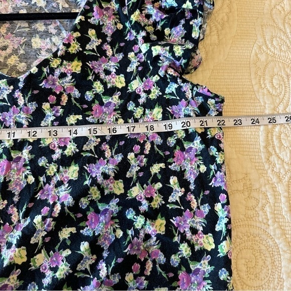 Floral short sleeve blouse - super cute pattern / print! Size XL - Picture 6 of 7